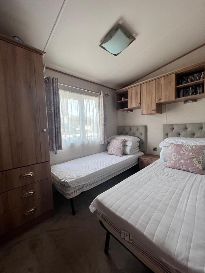 Norfolk Caravan Staycation Pet Friendly Belton with Browston Extérieur photo